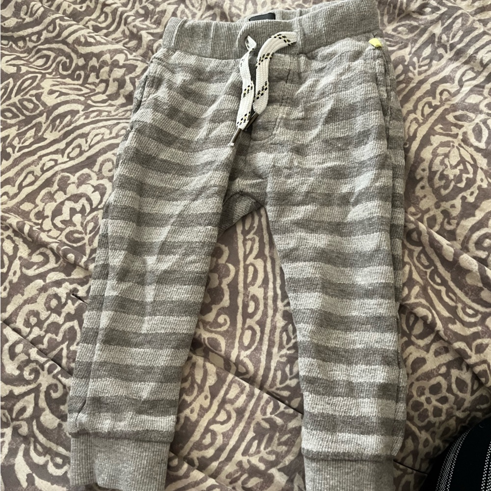 Toddler boy joggers.